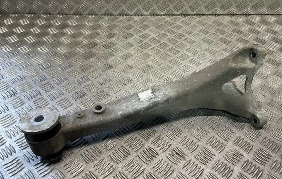BMW 2 F45 Rear differential/diff mount bracket 6858295