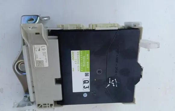 Toyota Yaris Central body control module 892210D110 MB2380008334