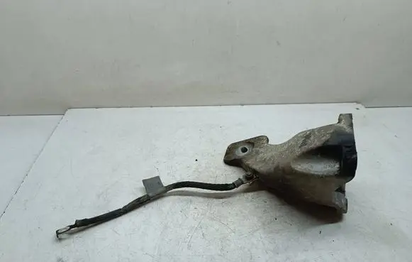 BMW 5 E60 E61 Engine mounting bracket 6777056 22116777056