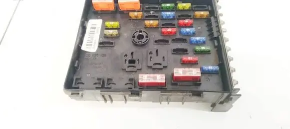 Volkswagen PASSAT B6 Fuse box set 3c0937125 63592777