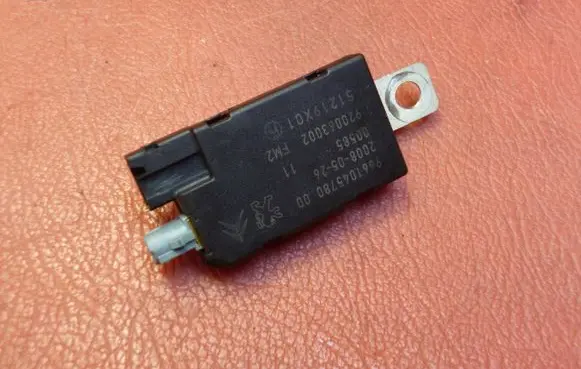 Peugeot 207 CC Antenna control unit 9661045780