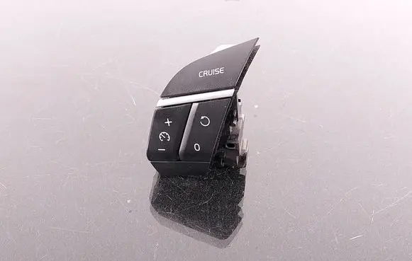 Volvo S60 Steering wheel buttons/switches 30710697 19206