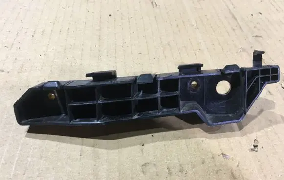 Hyundai Santa Fe Front bumper mounting bracket 865132B700