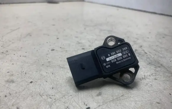 Volkswagen PASSAT B6 Air pressure sensor 038906051B 0281002399