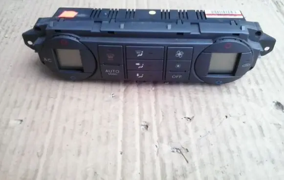Ford Focus C-MAX Climate control unit