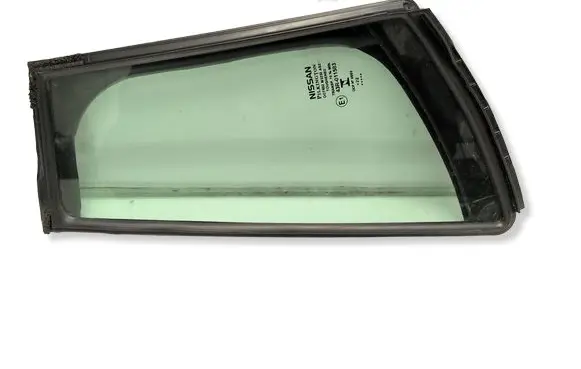 Nissan Leaf II (ZE1) Rear vent window glass 822735SL0A 43R011583