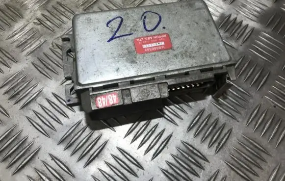 Mitsubishi Space Wagon ABS control unit/module mb686562