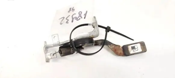 Toyota RAV 4 (XA20) Fuel tank opening switch 