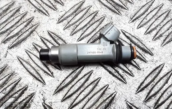 Suzuki Grand Vitara II Fuel injector 2975000540