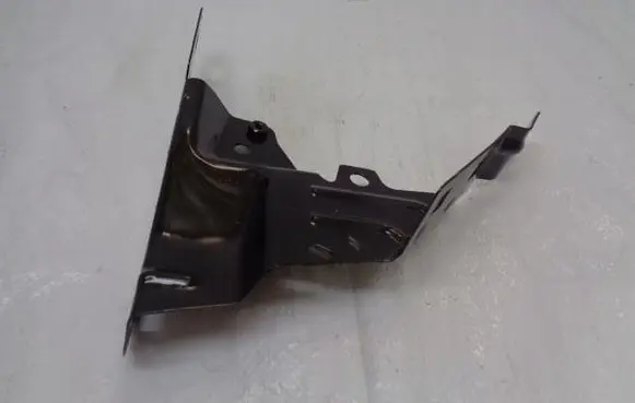 Citroen C4 III e-C4 Fender mounting bracket 9804742580
