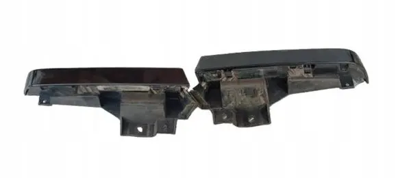 BMW 3 E46 Under headlight/headlamp trim 7020080