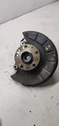 Volkswagen PASSAT B6 Front wheel hub 3c0407258