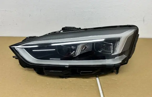 Audi S5 F5 Headlight/headlamp 8W6941033D