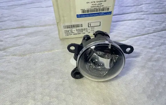 Ford Focus Front fog light 2358843 JX7B15A255AB 90103785