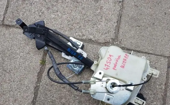Seat Altea Front door window regulator with motor NE47501