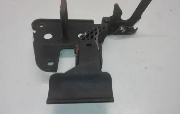 Audi A6 S6 C6 4F Engine bonnet/hood lock/latch loop/hook 4F0823480