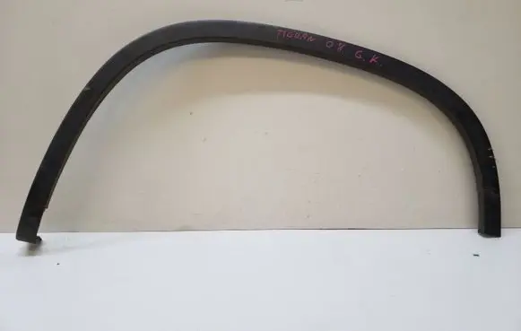 Volkswagen Tiguan Rear fender molding trim 5N0854819A