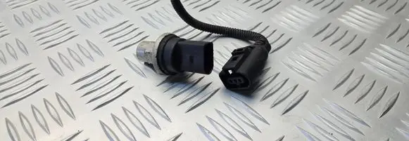 Audi A3 S3 8L Air conditioning (A/C) pressure sensor 1J0959126 1J0973703