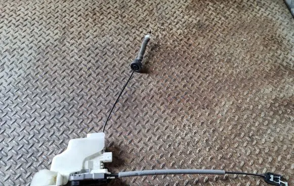 Audi A3 S3 8V Front door lock 8X2837016