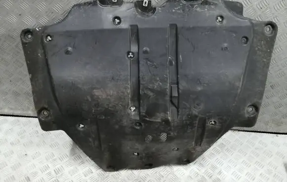 Dacia Sandero III Engine splash shield/under tray 758929087R 4747