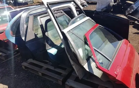 KIA Clarus Rear door