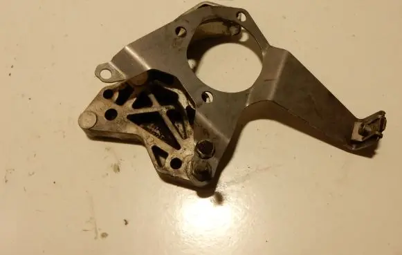 BMW 5 E60 E61 Power steering pump mounting bracket 32412247556 6355