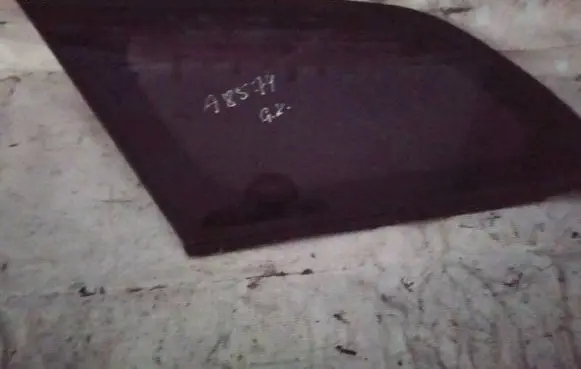 Toyota Avensis T270 Rear side window