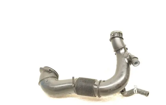 Porsche Macan (95B) Turbo air intake inlet pipe/hose 95B128532C