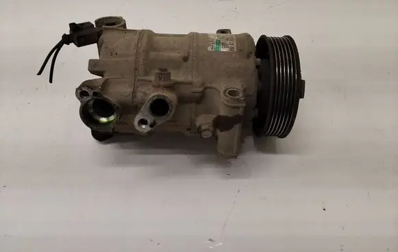 Volkswagen PASSAT B6 Air conditioning (A/C) compressor (pump) 5N0820803C
