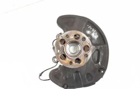 Mercedes-Benz C W204 Front wheel hub 2043323401 A2043323401
