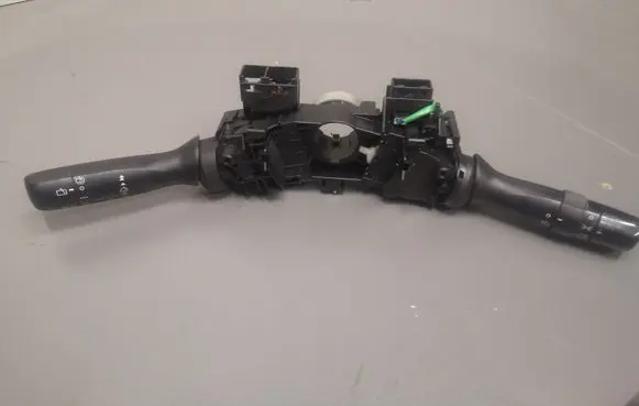 Toyota Yaris Wiper turn signal indicator stalk/switch 173832