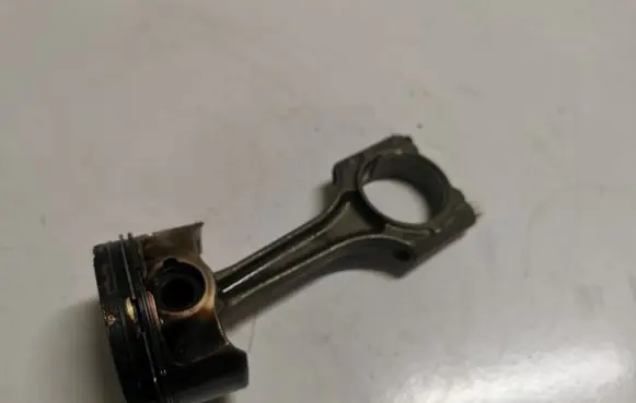 Audi A5 8T 8F Piston with connecting rod 06LB