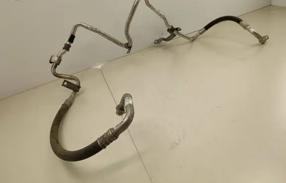 Opel Vivaro Air conditioning (A/C) pipe/hose 924804190R 93868381