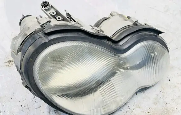 Mercedes-Benz C W203 Headlight/headlamp 0301166202 a2038200261