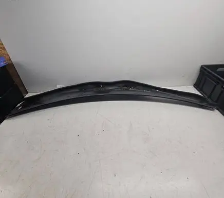 Mercedes-Benz C W203 Wiper trim 2038301713