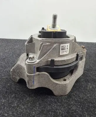 BMW 1 F20 F21 Engine mount bracket 6859408 080218