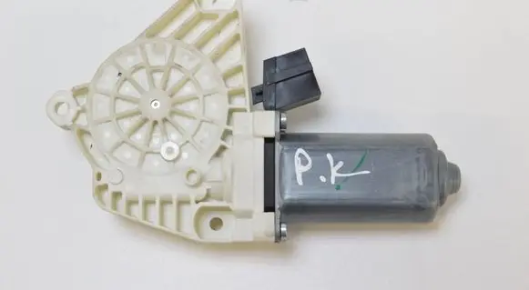 BMW X5 F15 Front door window regulator motor 996146102 7746013202
