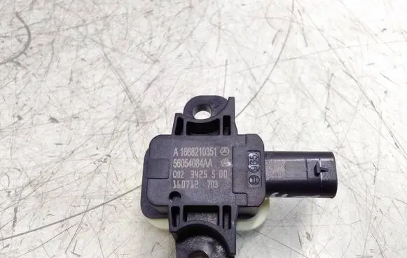 Mercedes-Benz GLA W156 Airbag deployment crash/impact sensor A1668210351 56054084AA
