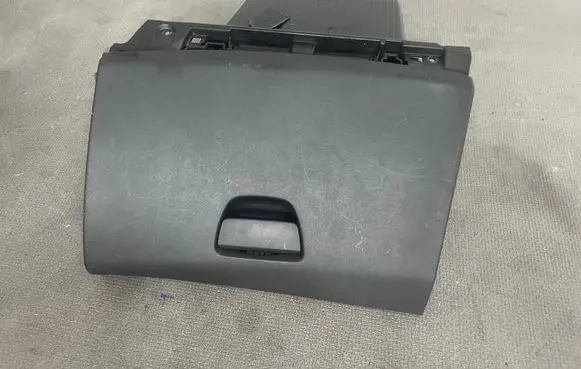 Peugeot 208 I Glove box 9673811277