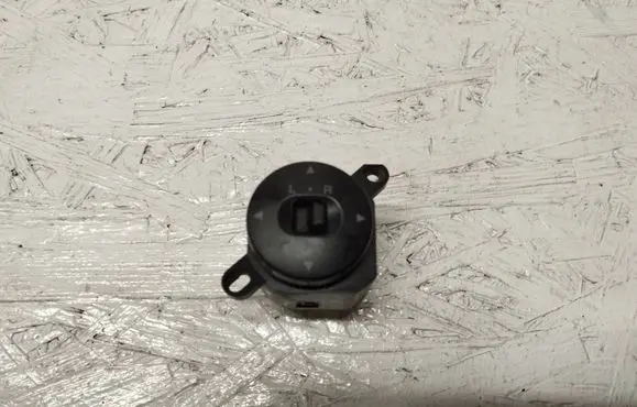 Mazda 626 Wing mirror switch