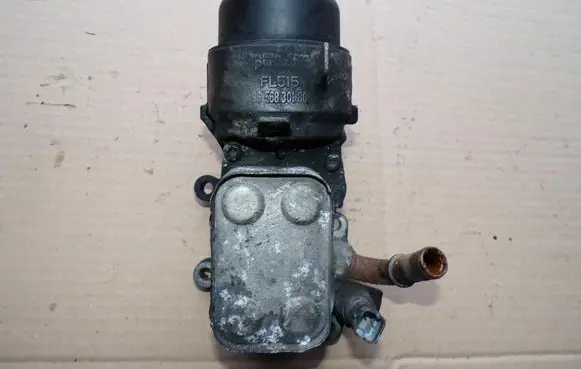 Volvo C30 Oil filter mounting bracket 9656830180