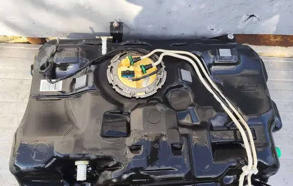 Mercedes-Benz CLA C117 X117 W117 Fuel tank A2464702701