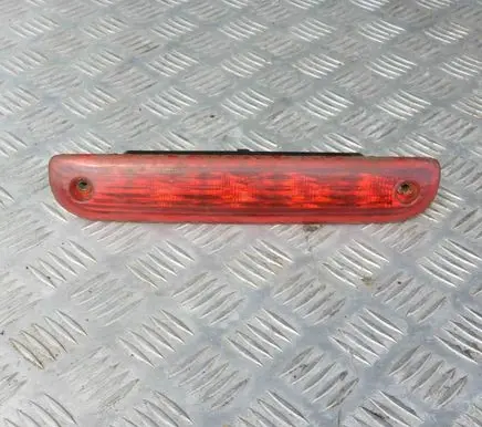 Third/center stoplight