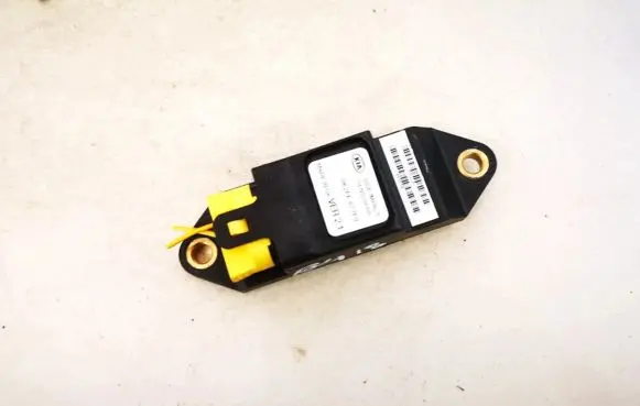 KIA Carens I Airbag deployment crash/impact sensor 0k2fe677f9