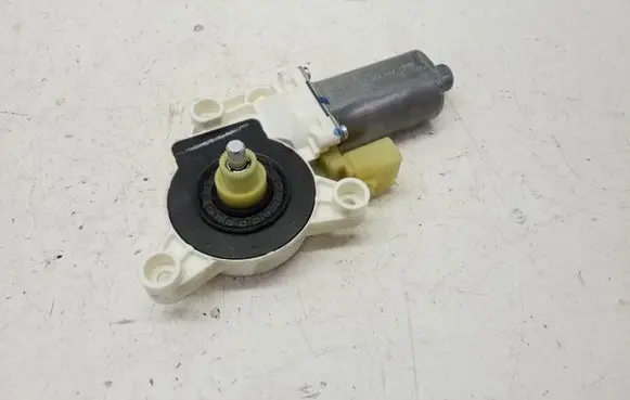 Chrysler Town & Country V Front door window regulator motor 0130821471 3015587D
