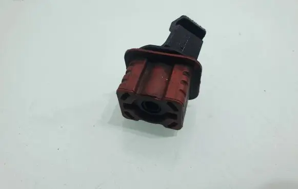 Radiator mount bracket