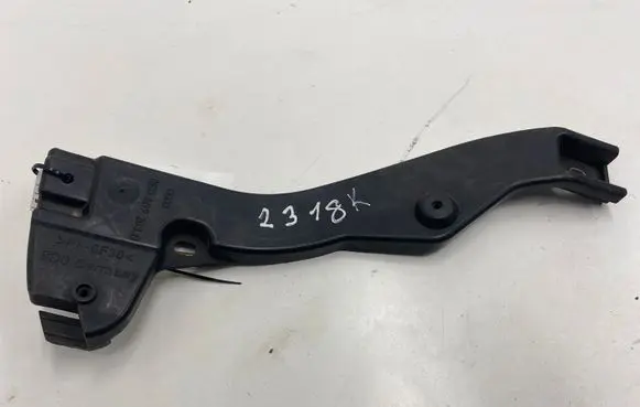 Audi A4 S4 B7 8E 8H Front bumper mounting bracket 8E0807203B