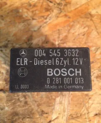 Mercedes-Benz E W124 Fuel pump relay 0045453632 0281001013