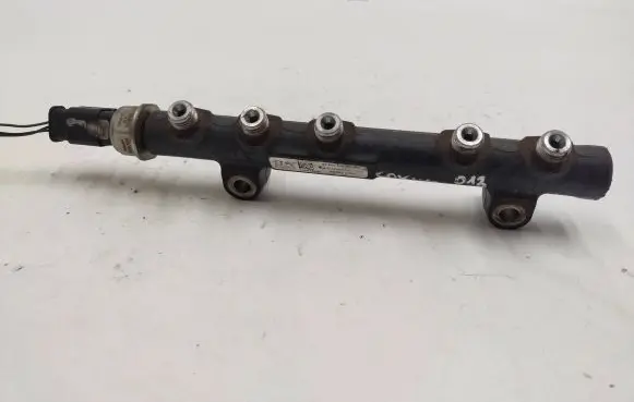 Ford Focus Fuel main line pipe 9685297580 28497Z01 132474092
