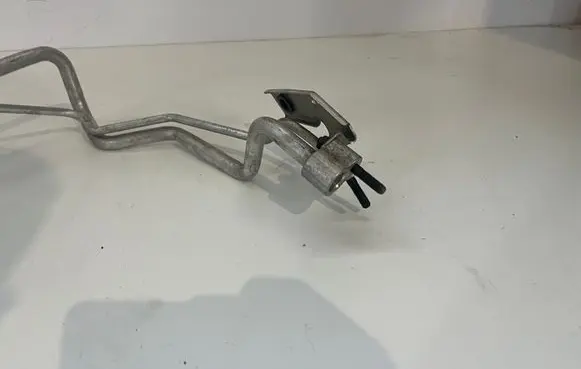 Jeep Grand Cherokee Air conditioning (A/C) pipe/hose 68106080AB